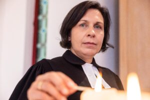 Osterkerzen werden Büchsenlichter. Auch ein Protest gegen den Tod. Foto: Meike Böschemeyer